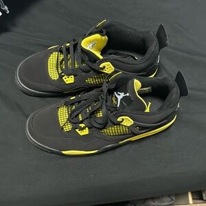 DS Jordan 4 Retro Thunder Mens Size 12